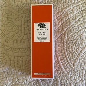NWT Origins Ginzing Tinted Moisturizer